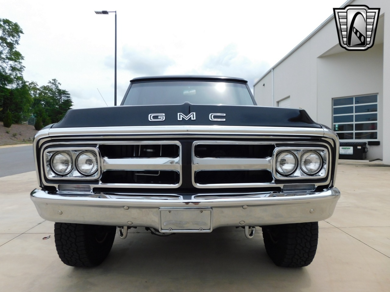 1972 GMC Suburban Restomod