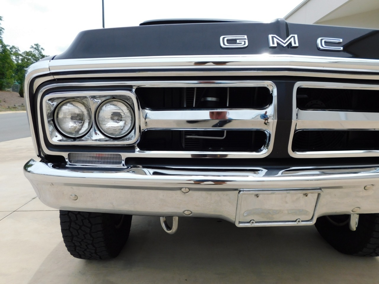 1972 GMC Suburban Restomod