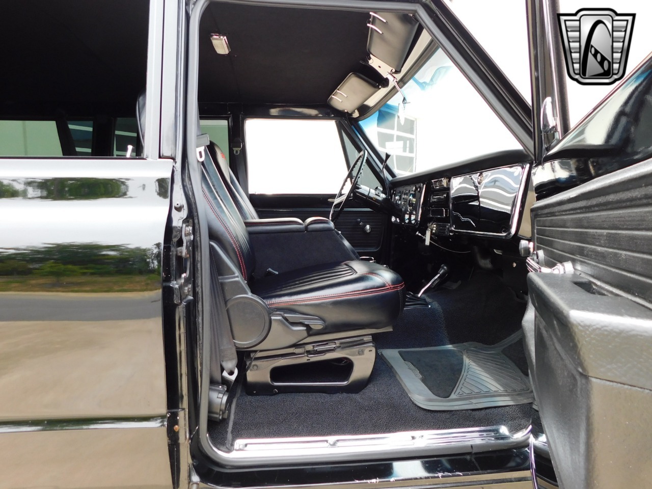 1972 GMC Suburban Restomod