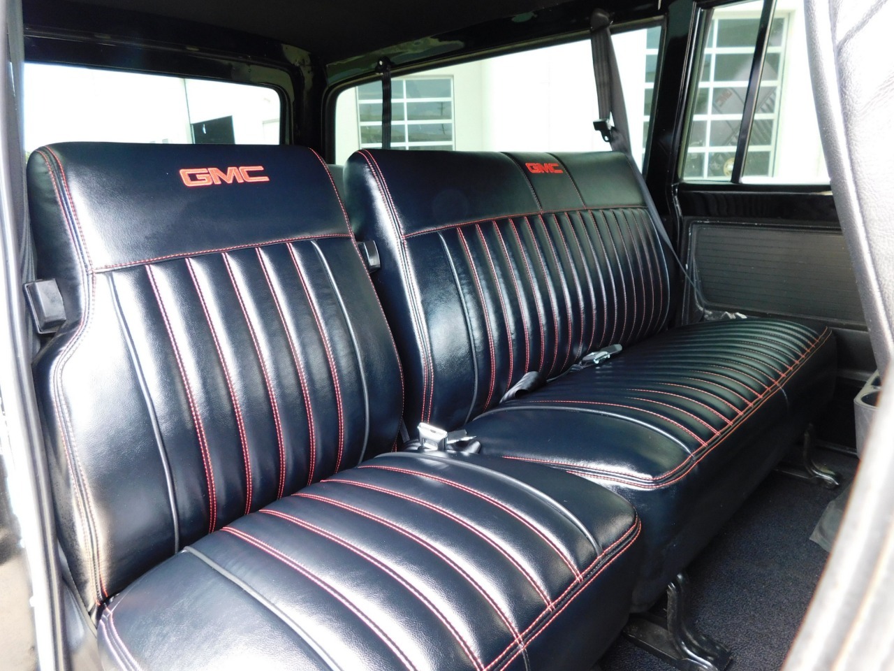 1972 GMC Suburban Restomod