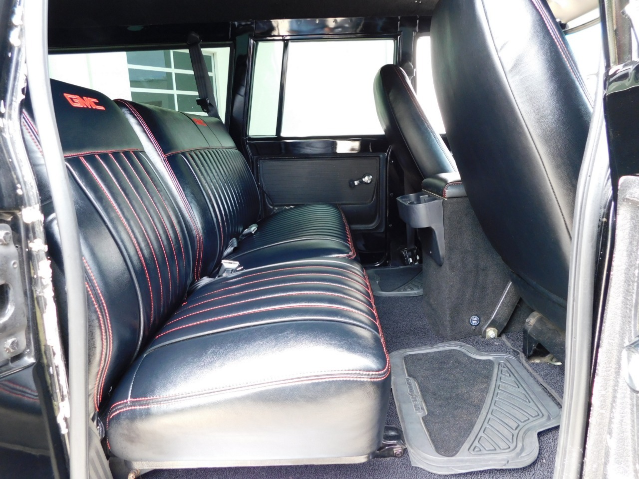 1972 GMC Suburban Restomod