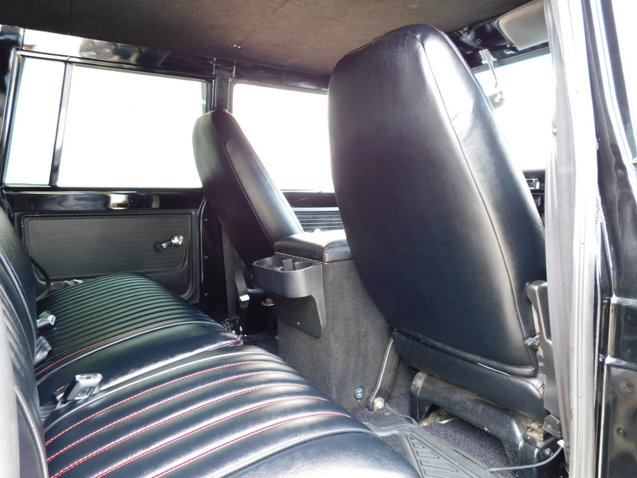 1972 GMC Suburban Restomod