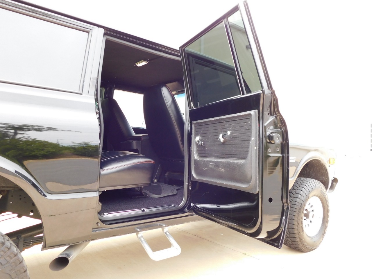 1972 GMC Suburban Restomod