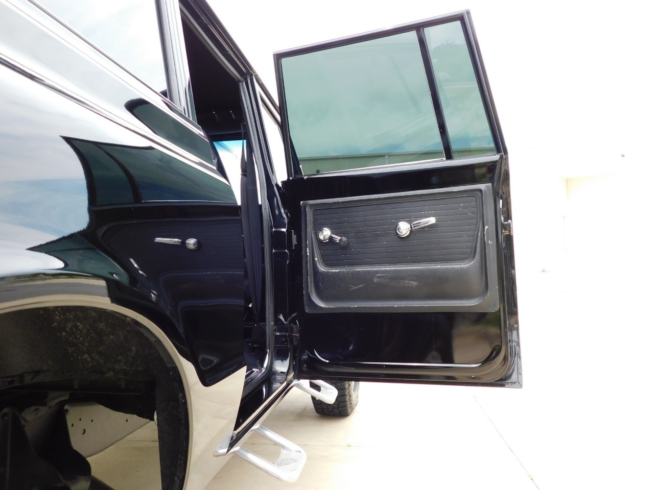 1972 GMC Suburban Restomod