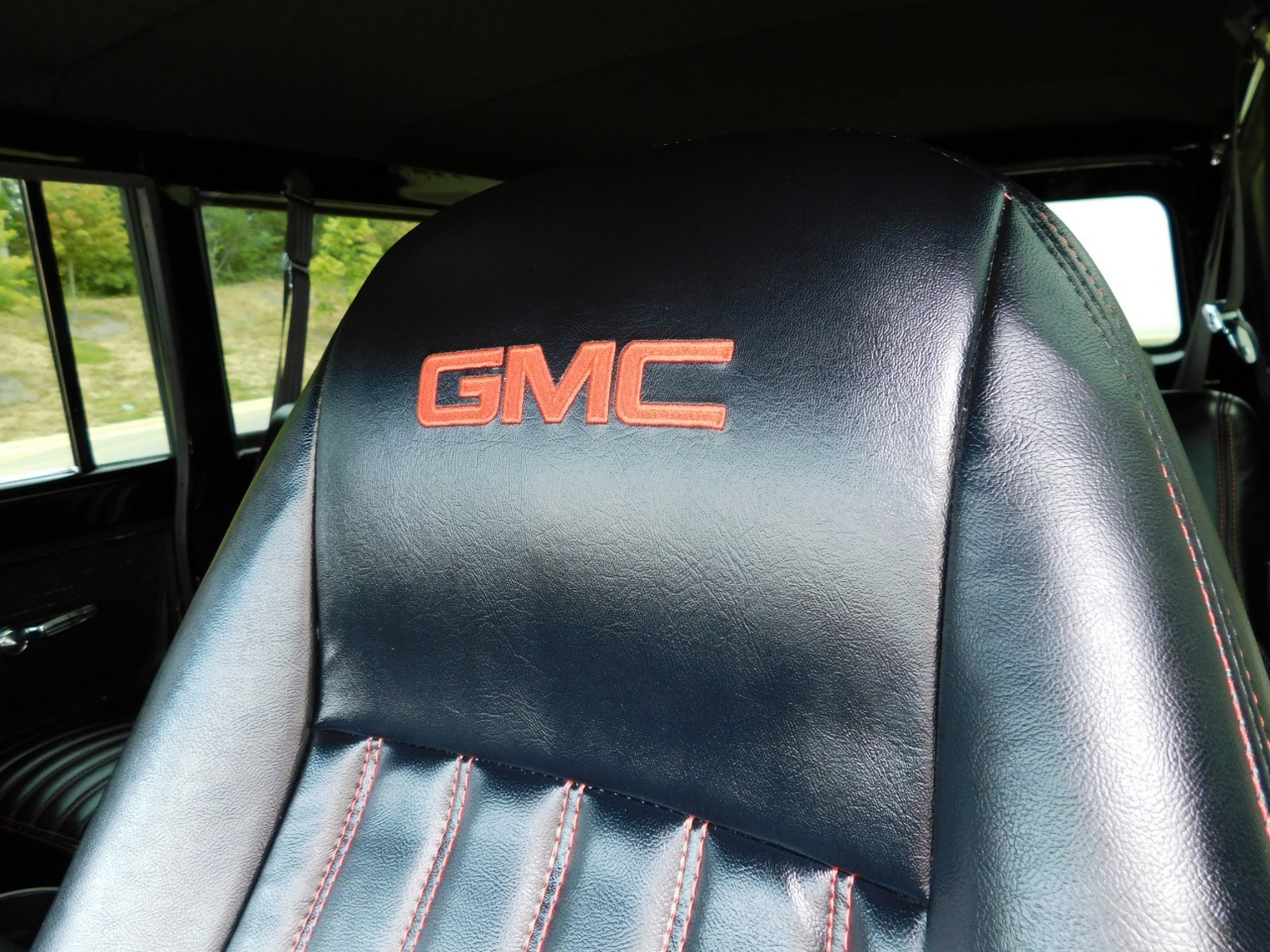 1972 GMC Suburban Restomod