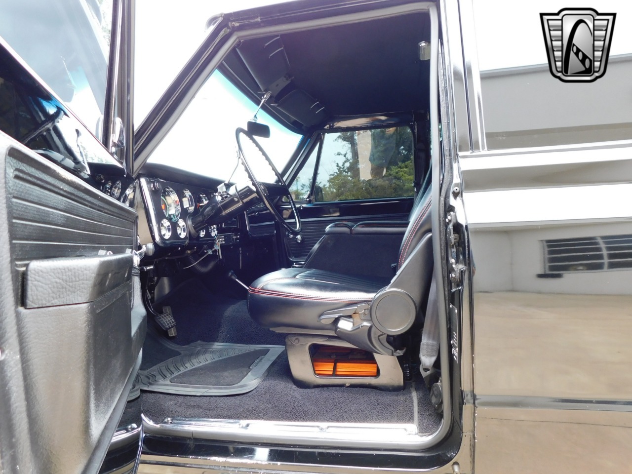 1972 GMC Suburban Restomod