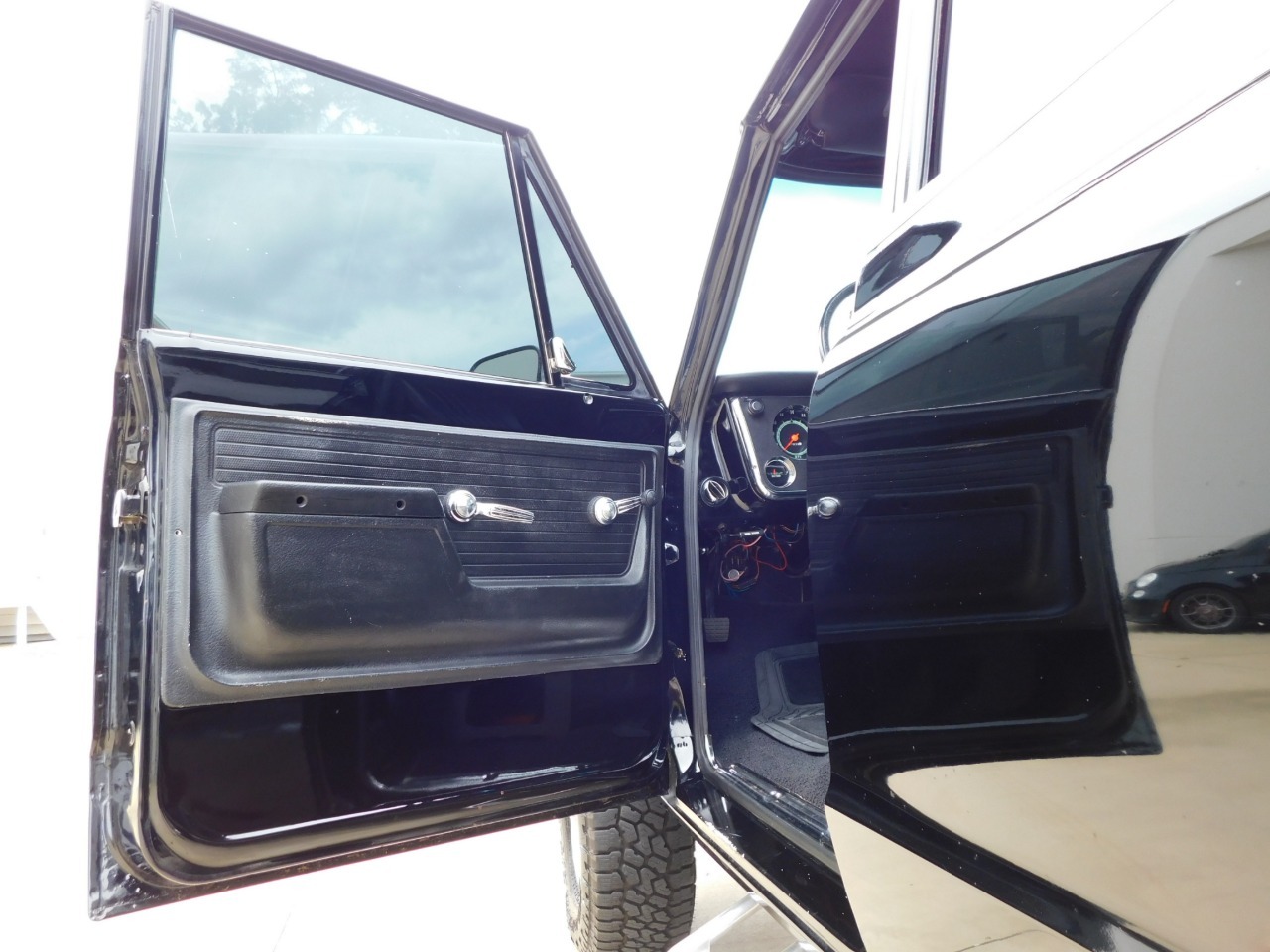 1972 GMC Suburban Restomod