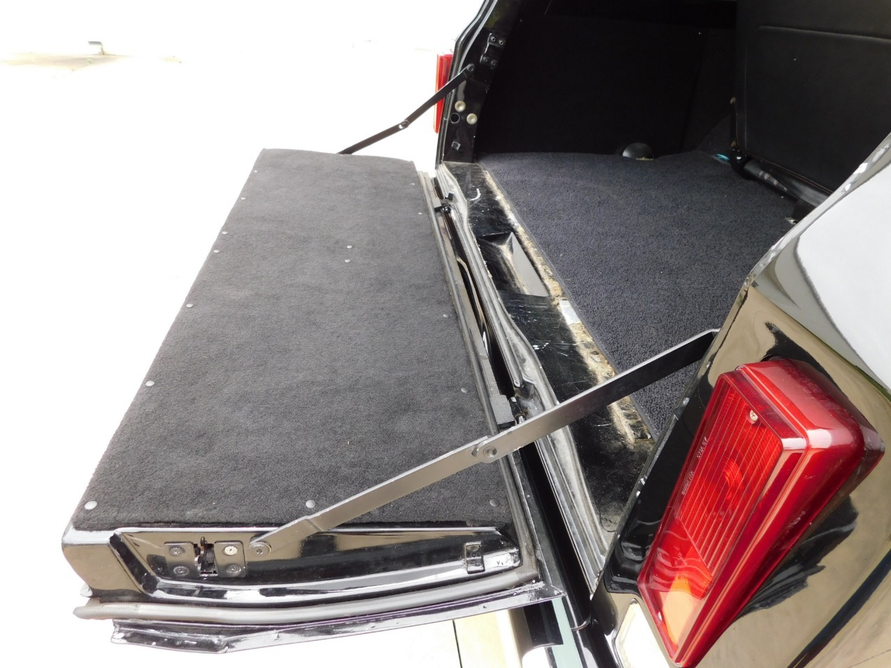 1972 GMC Suburban Restomod