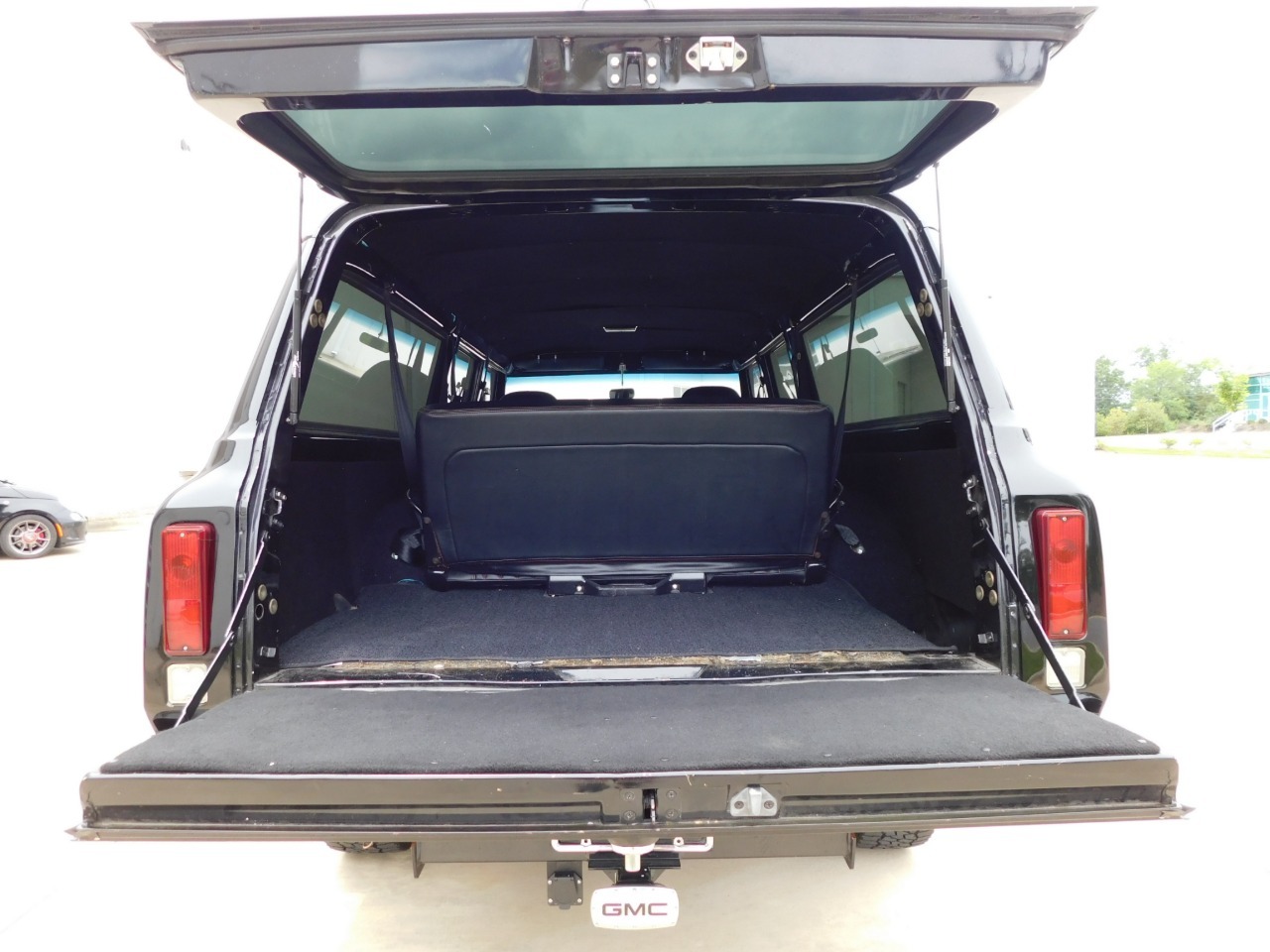 1972 GMC Suburban Restomod