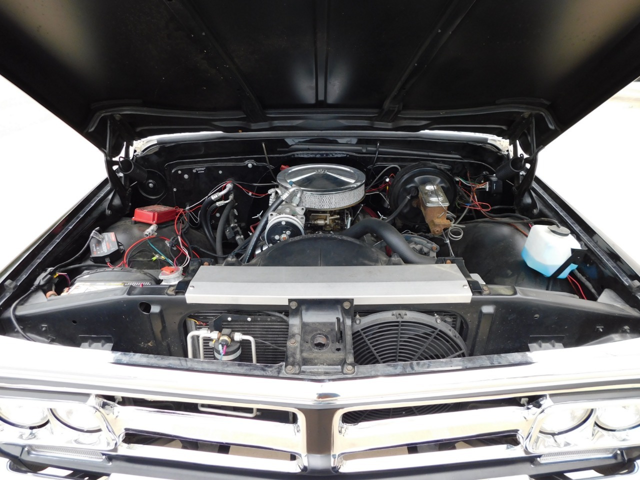 1972 GMC Suburban Restomod