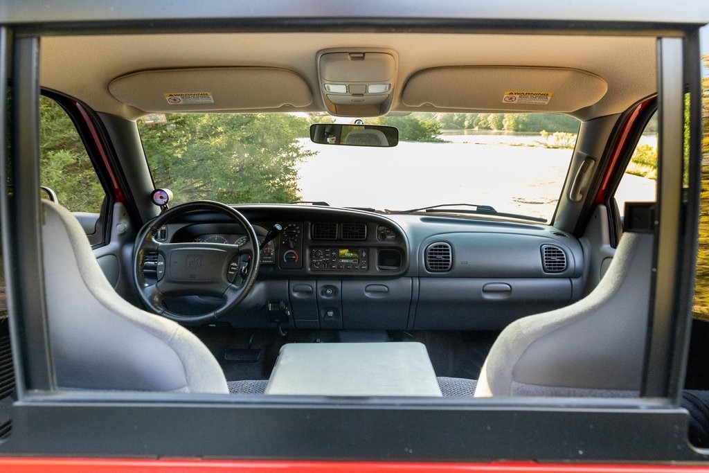 Sold: 2002 Dodge Ram 2500 - 2