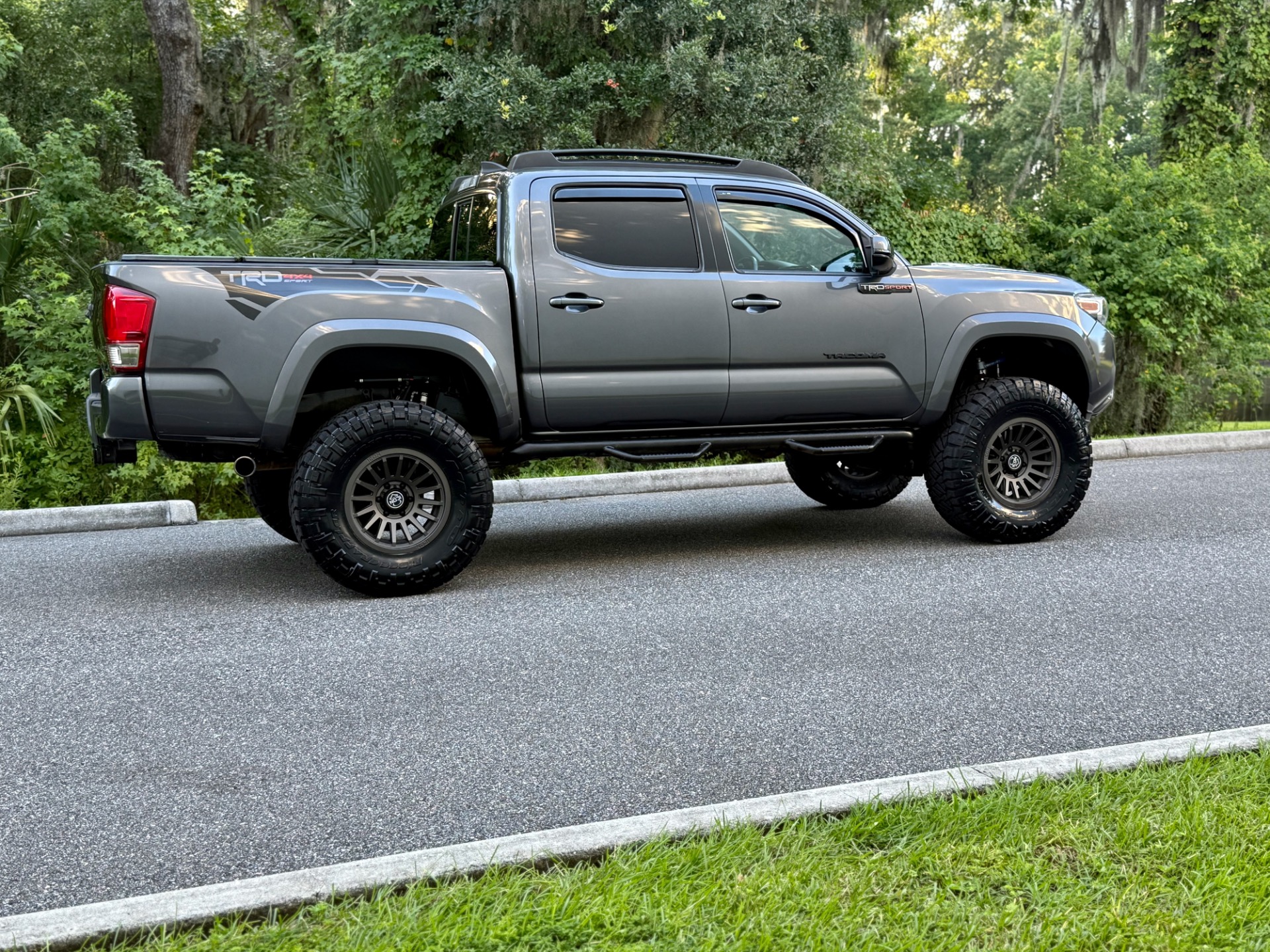 2016 Toyota Tacoma TRD Sport - 5