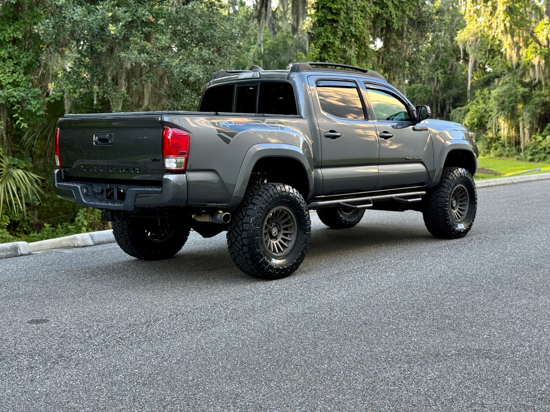 2016 Toyota Tacoma TRD Sport - 4