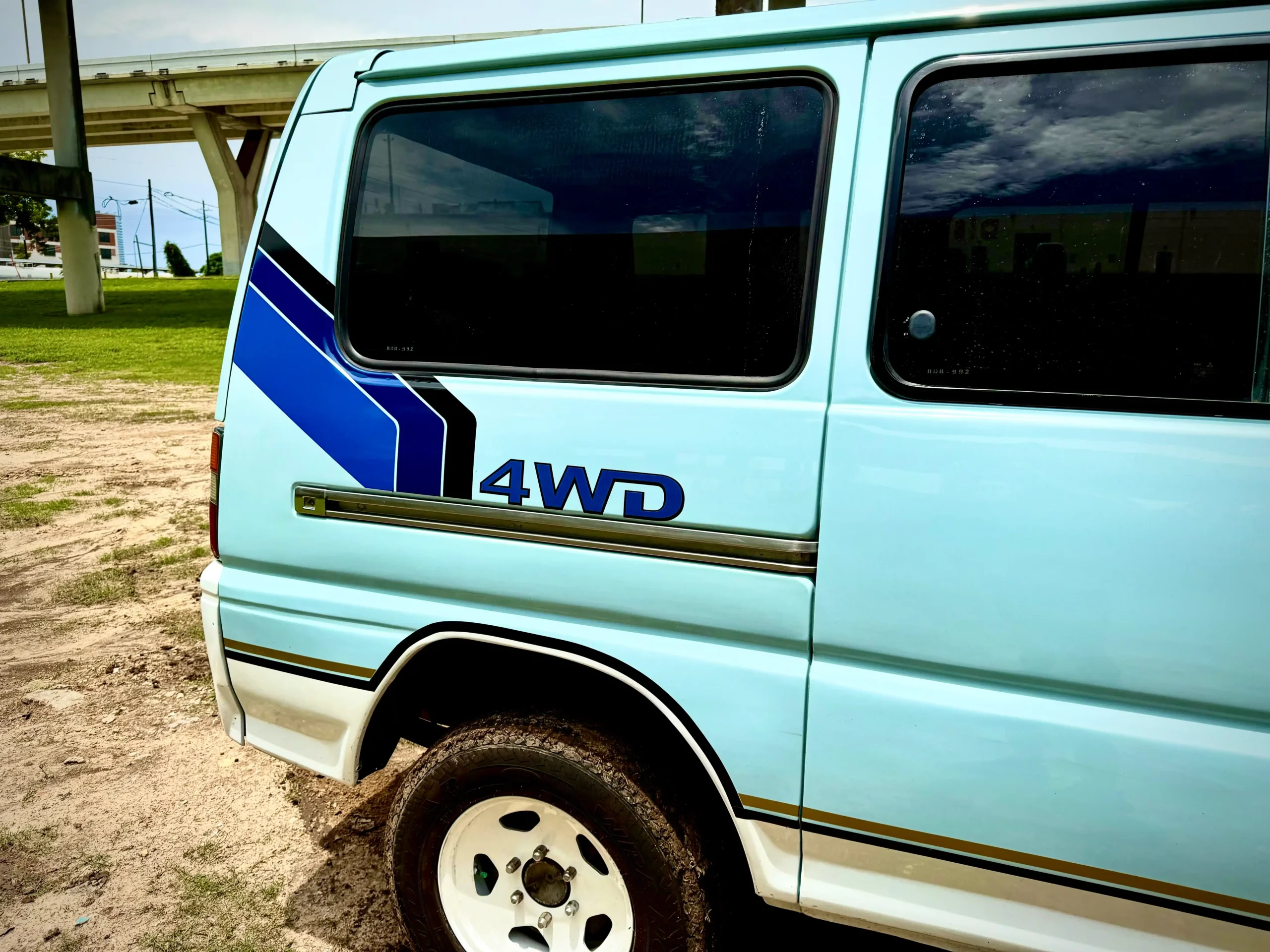 1992 Mitsubishi Delica L300 - 4