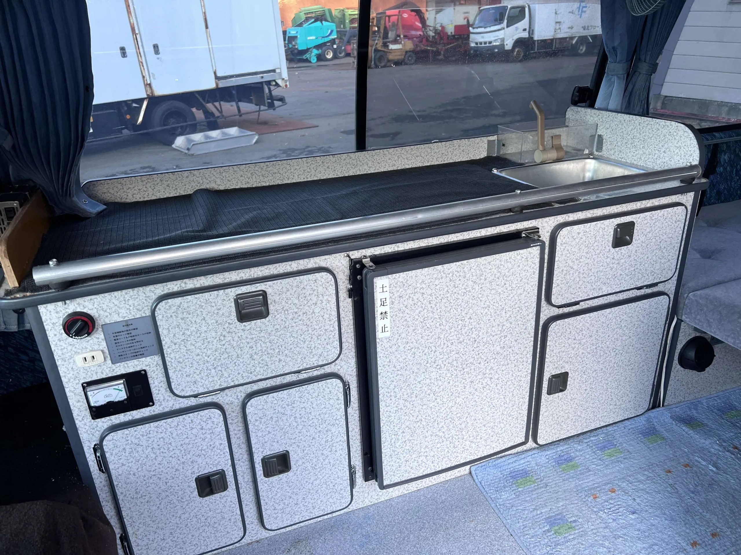 1998 Toyota HiAce LWB Custom Camper