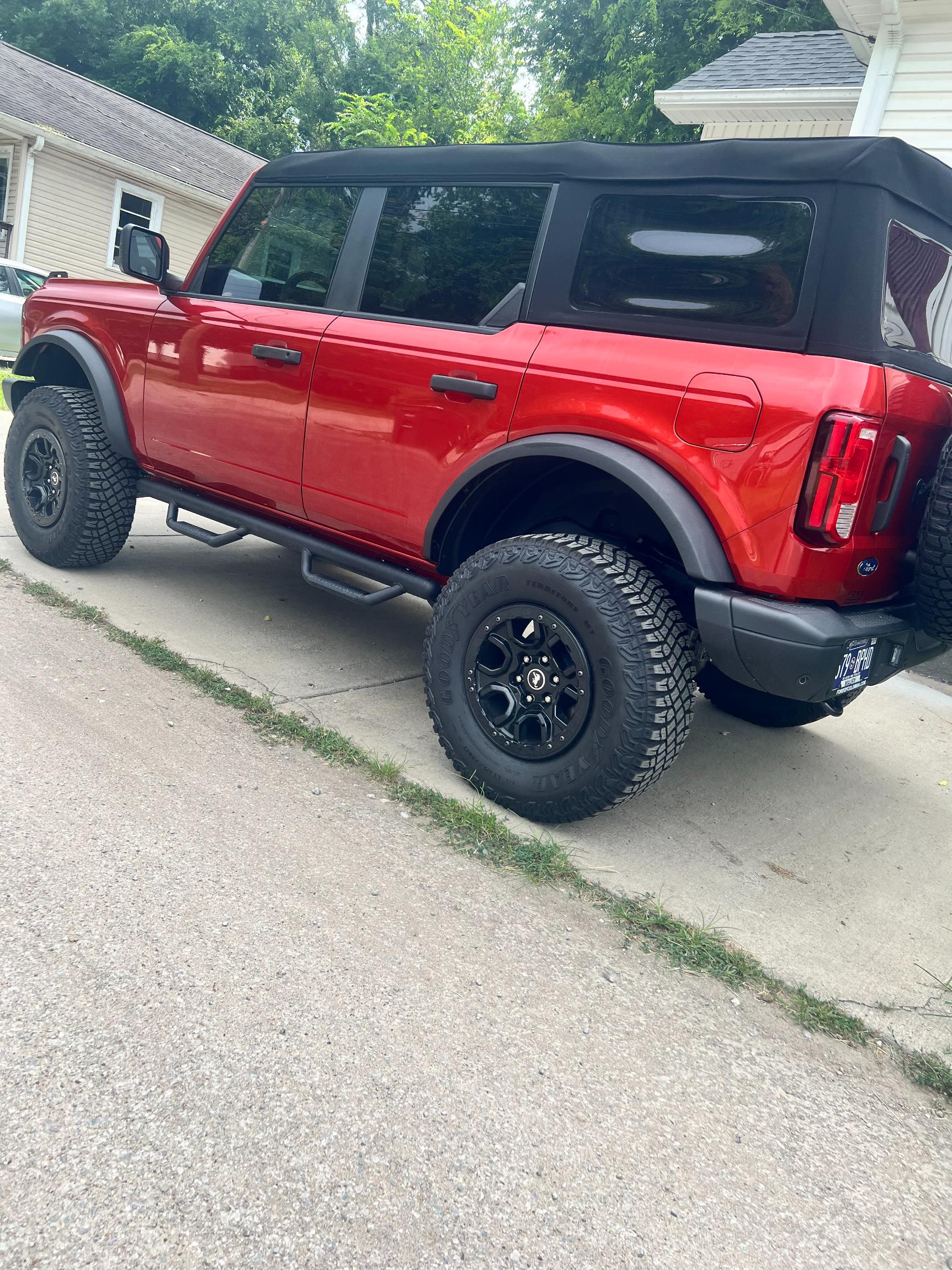 1k-Mile 2024 Ford Bronco Black Diamond - 5