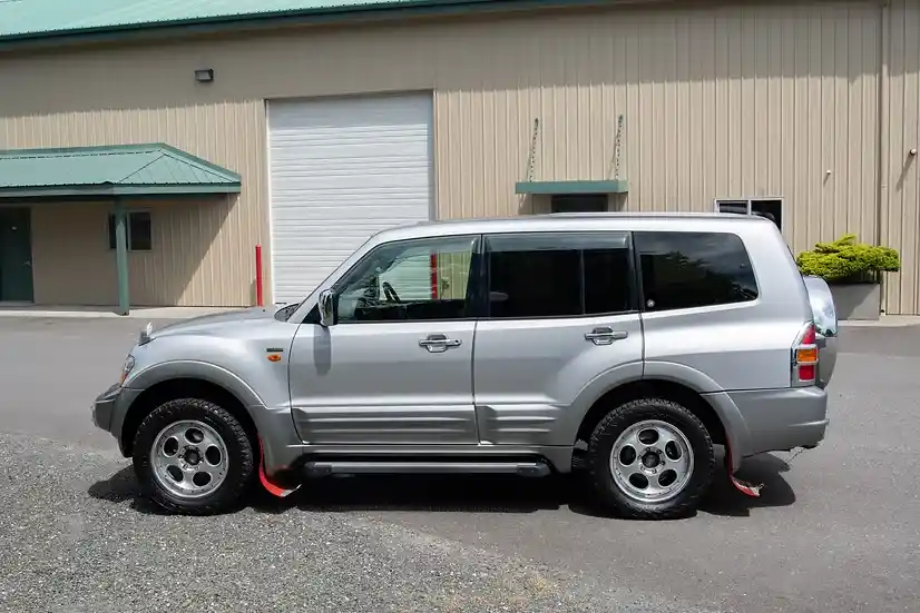 2000 Mitsubishi Pajero Super Exceed GDI