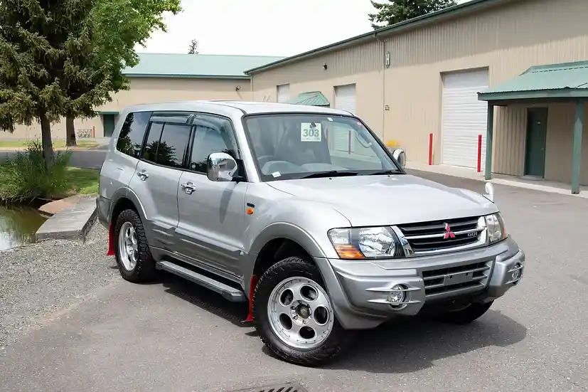 2000 Mitsubishi Pajero Super Exceed GDI - 2