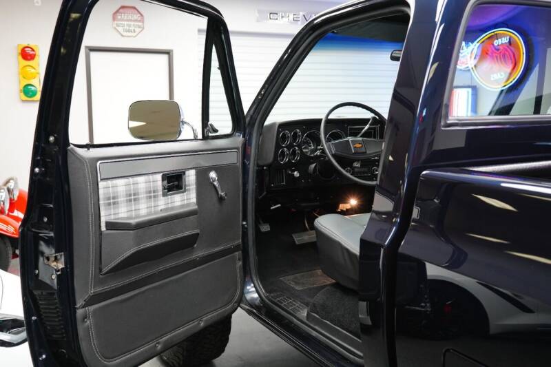 Sold: 1975 Chevrolet K10 Custom