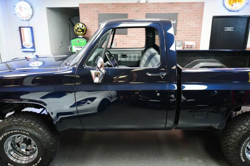 Sold: 1975 Chevrolet K10 Custom