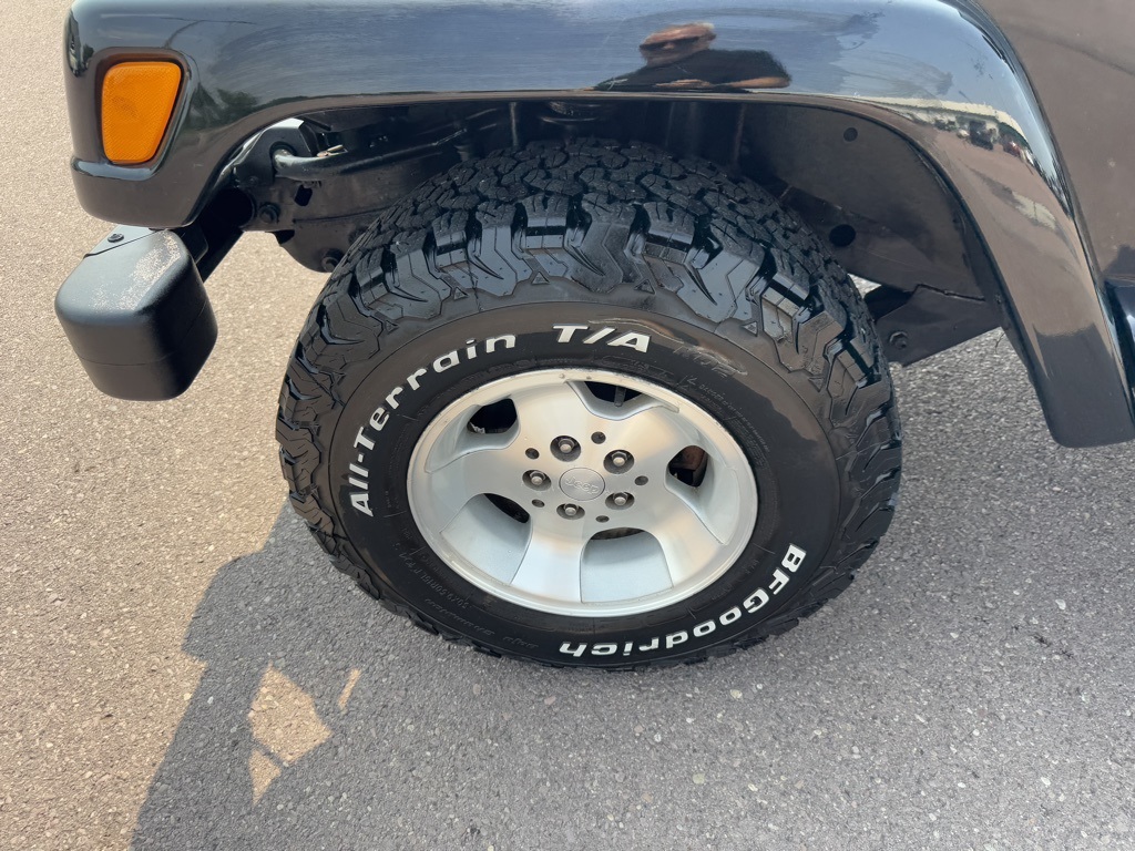 2002 Jeep Wrangler Sahara - 3