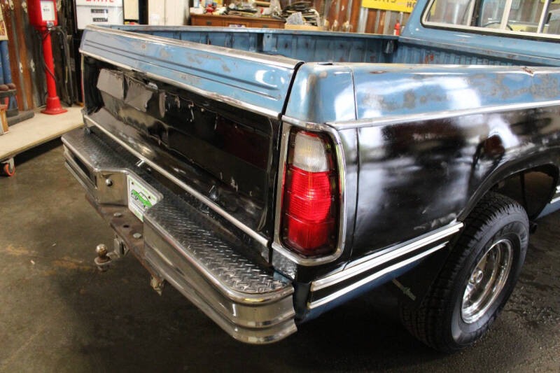 1977 Dodge D150 Pickup