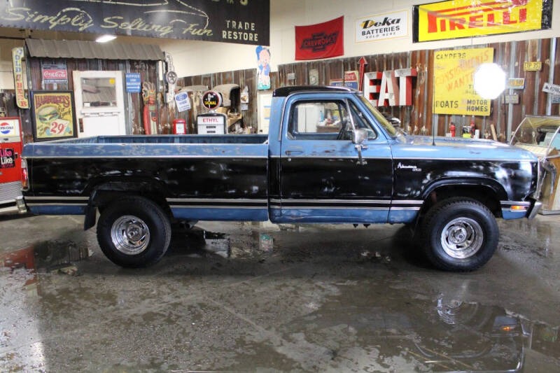 1977 Dodge D150 Pickup
