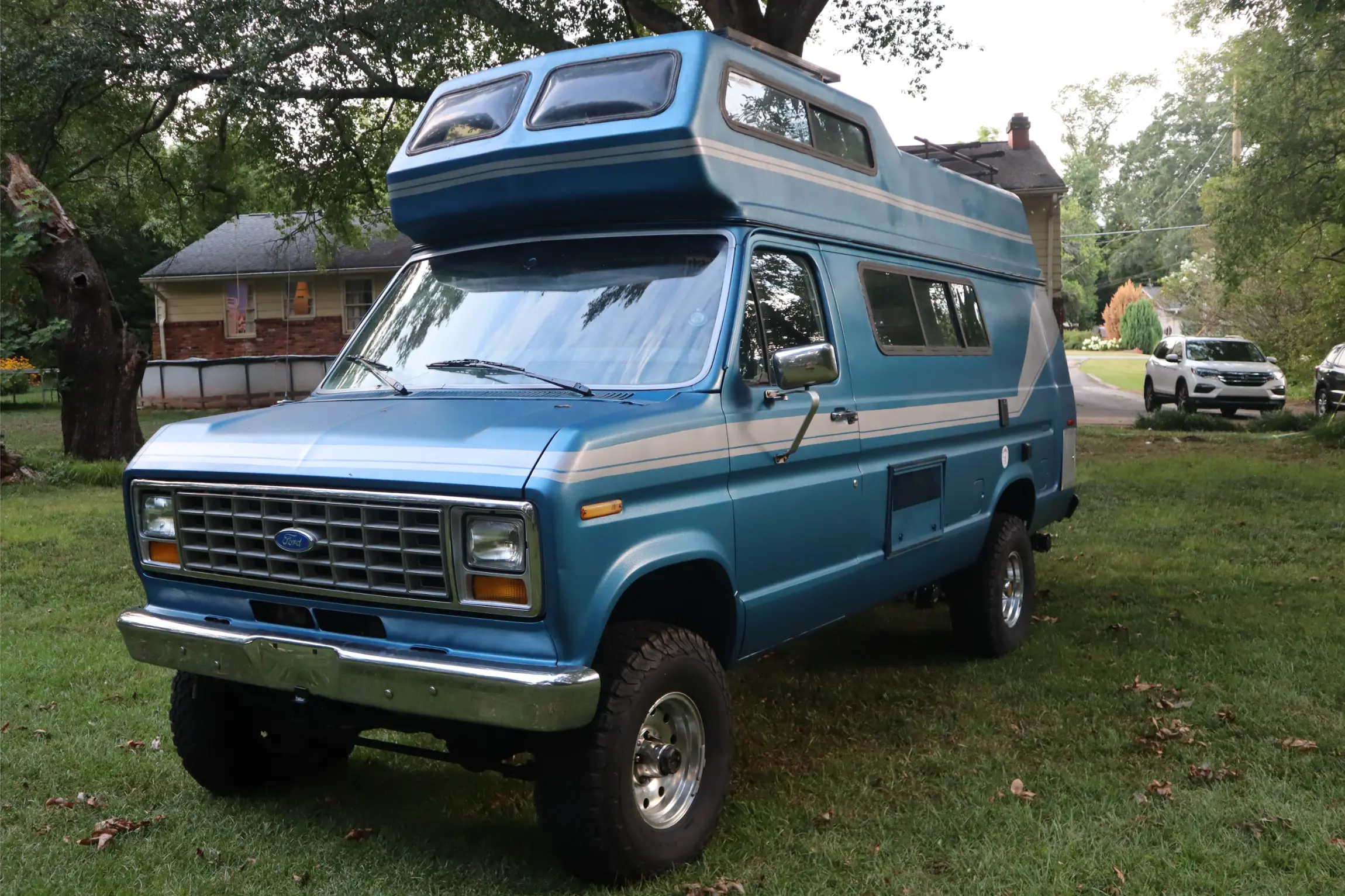 Modified 1991 Ford E-250 Camper Van