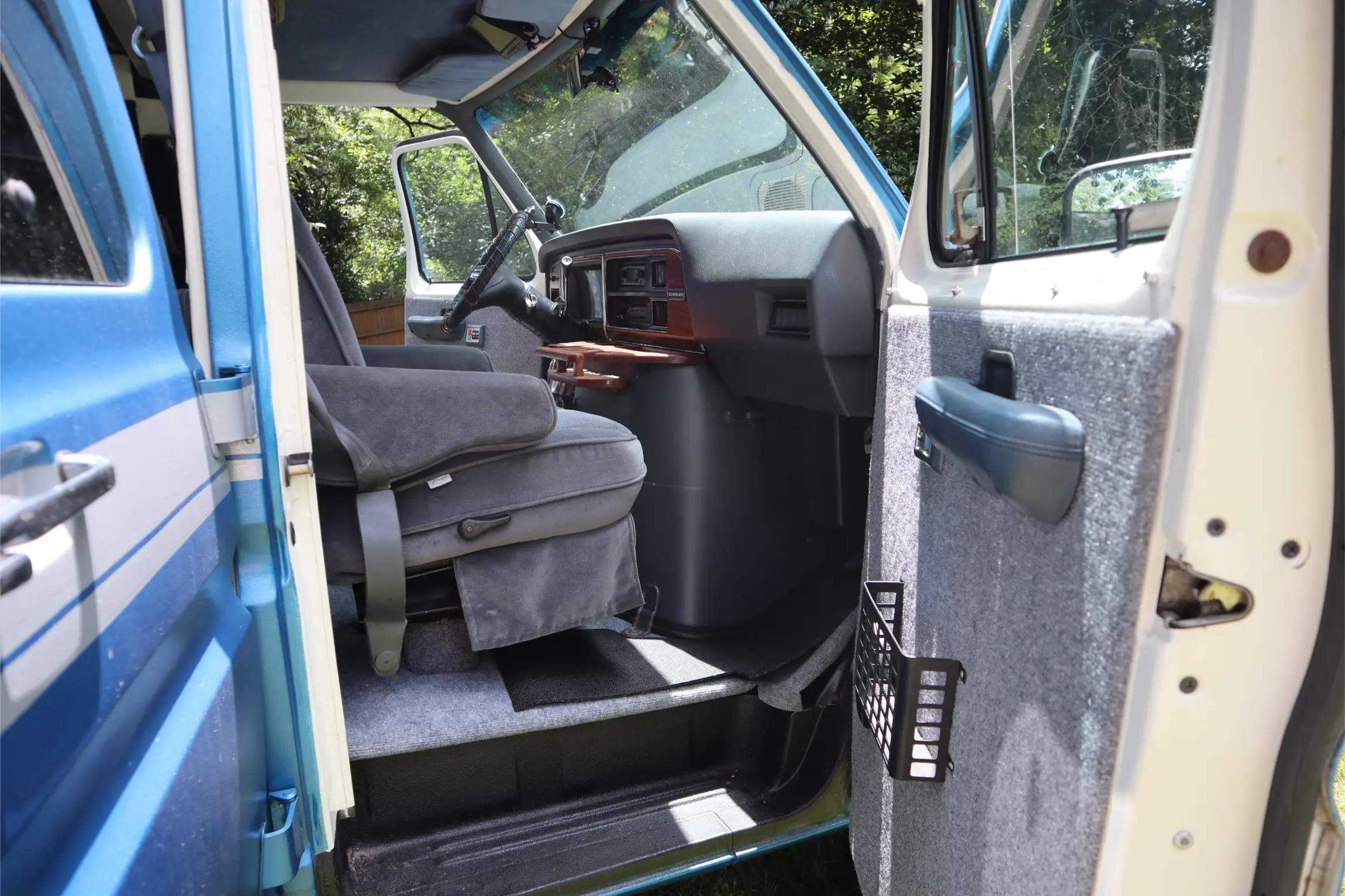 Modified 1991 Ford E-250 Camper Van