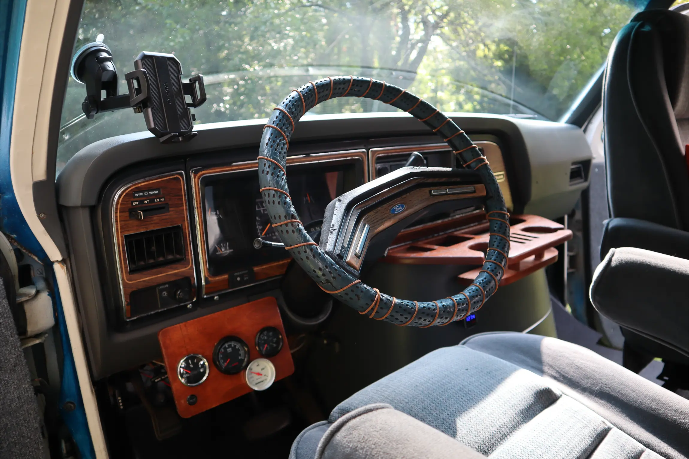 Modified 1991 Ford E-250 Camper Van