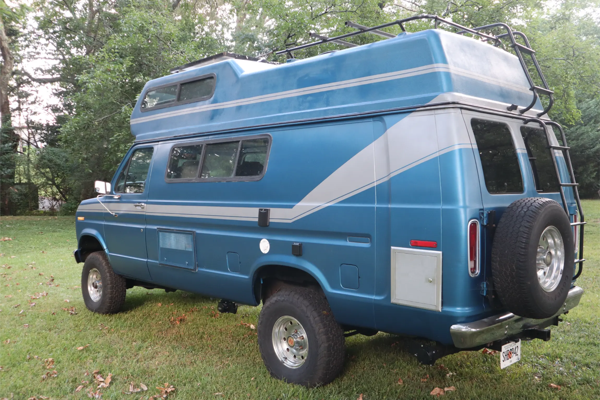 Modified 1991 Ford E-250 Camper Van