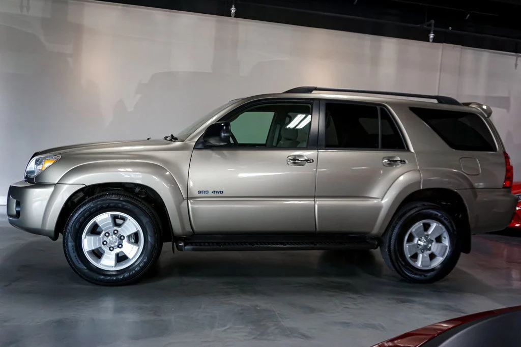 V8-Powered, 56k-Mile 2006 Toyota 4Runner SR5