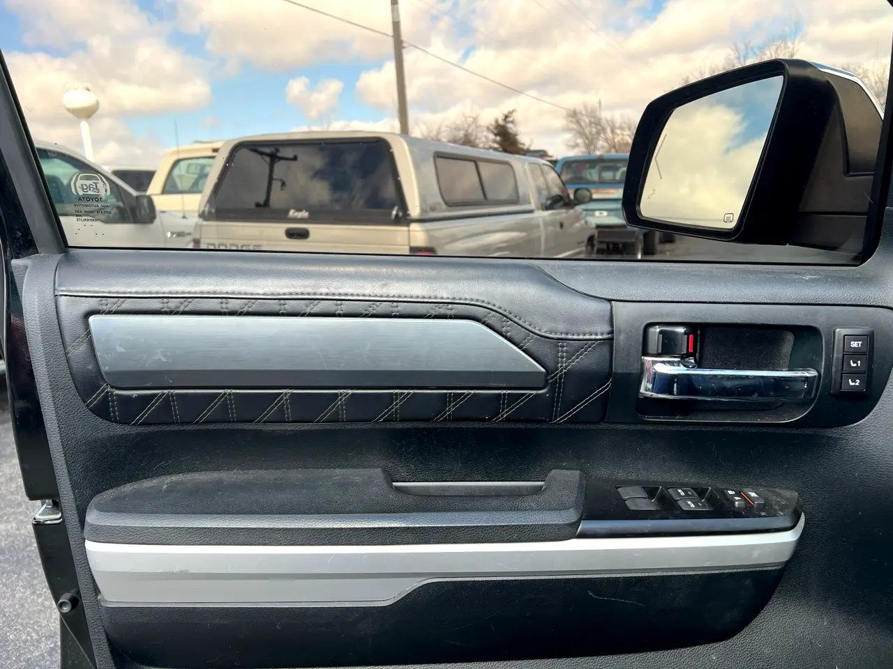 2017 Toyota Tundra Platinum