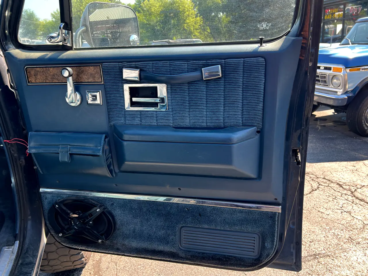 1989 Chevrolet Suburban 2500 4x4