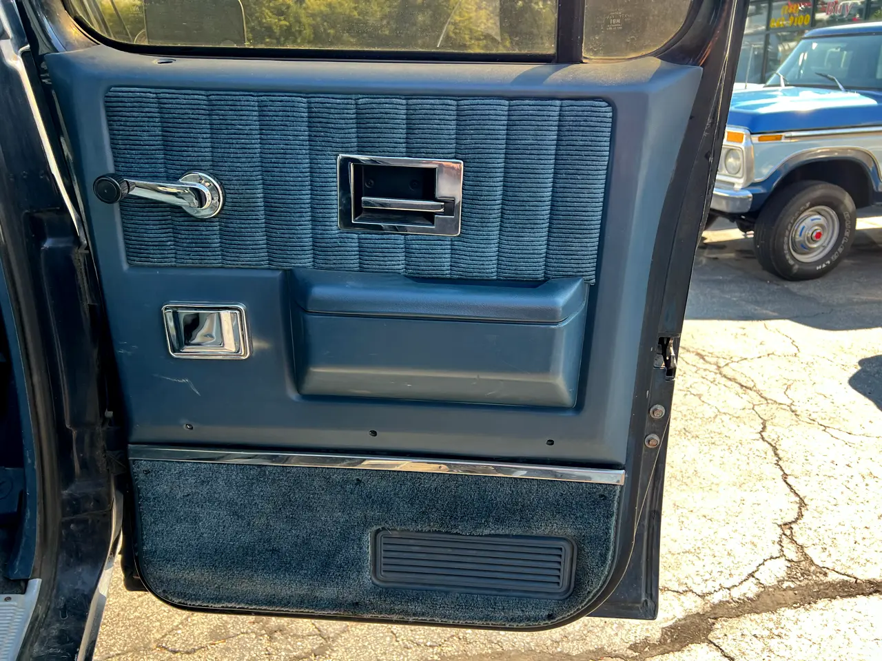 1989 Chevrolet Suburban 2500 4x4