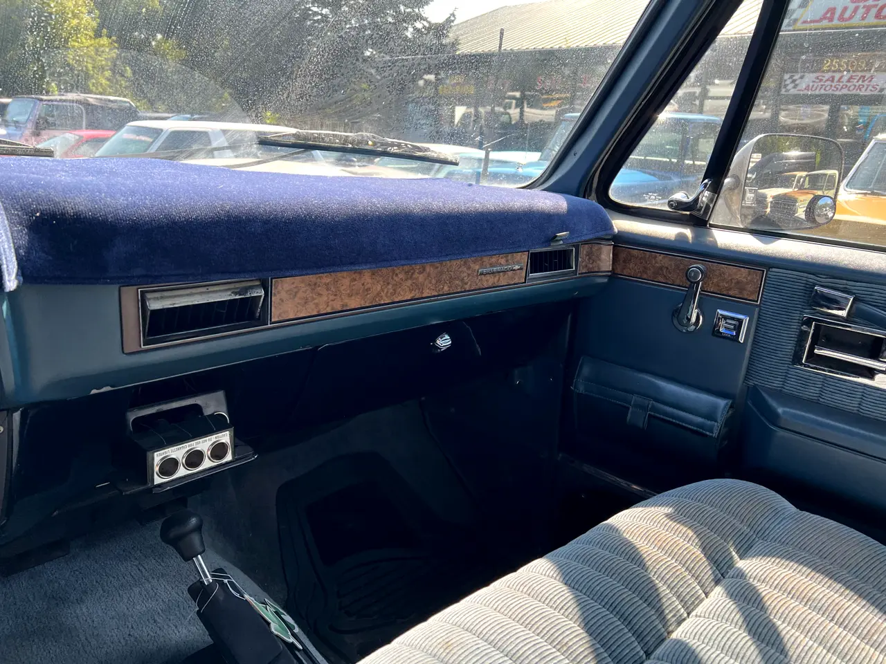 1989 Chevrolet Suburban 2500 4x4