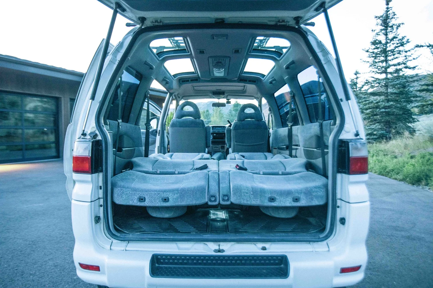Reserved: 1997 Mitsubishi Delica L400 Spacegear Exceed