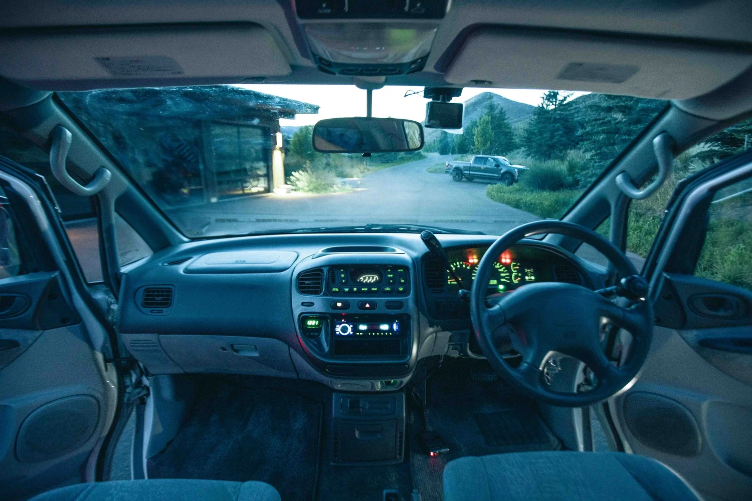 Reserved: 1997 Mitsubishi Delica L400 Spacegear Exceed