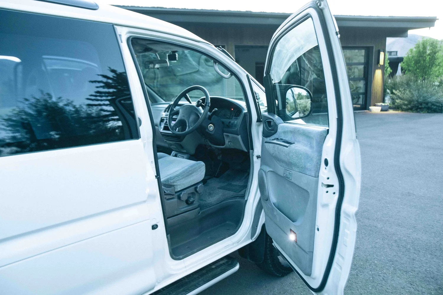 Reserved: 1997 Mitsubishi Delica L400 Spacegear Exceed