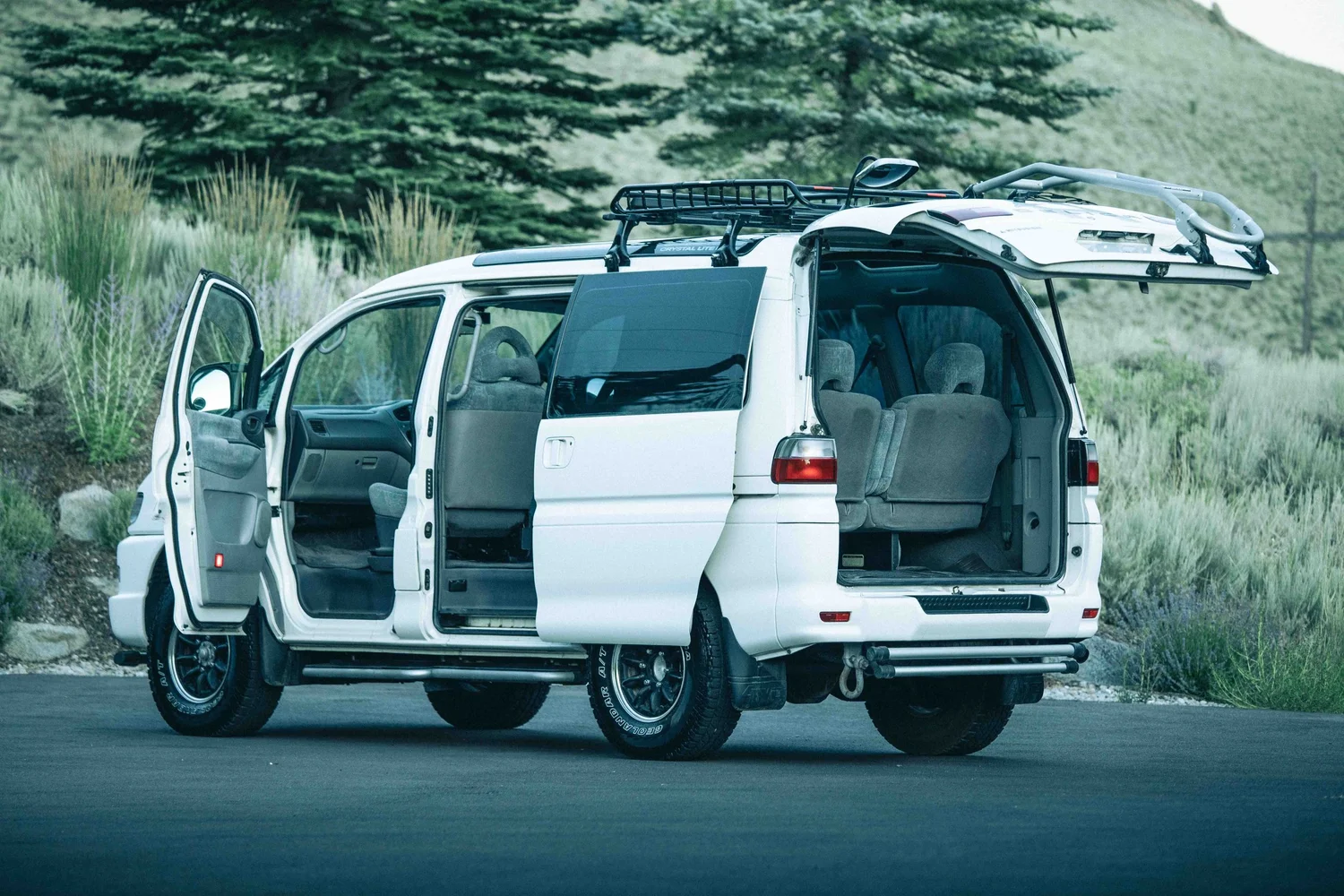 Reserved: 1997 Mitsubishi Delica L400 Spacegear Exceed - 4