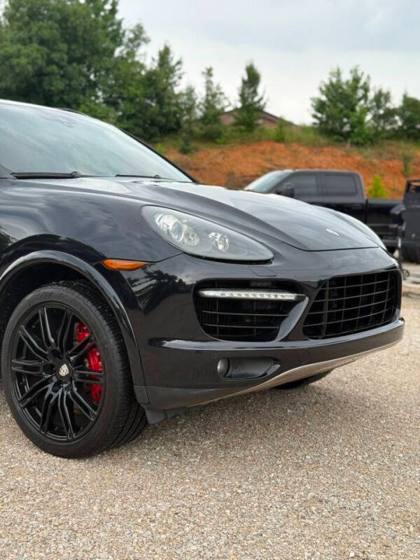 2014 Porsche Cayenne Turbo S - 2