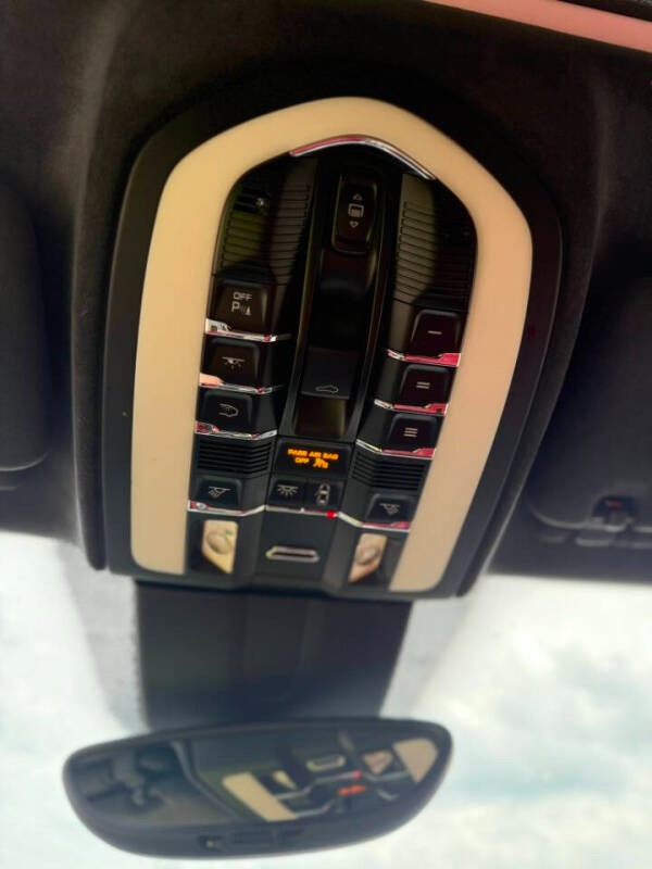 2014 Porsche Cayenne Turbo S
