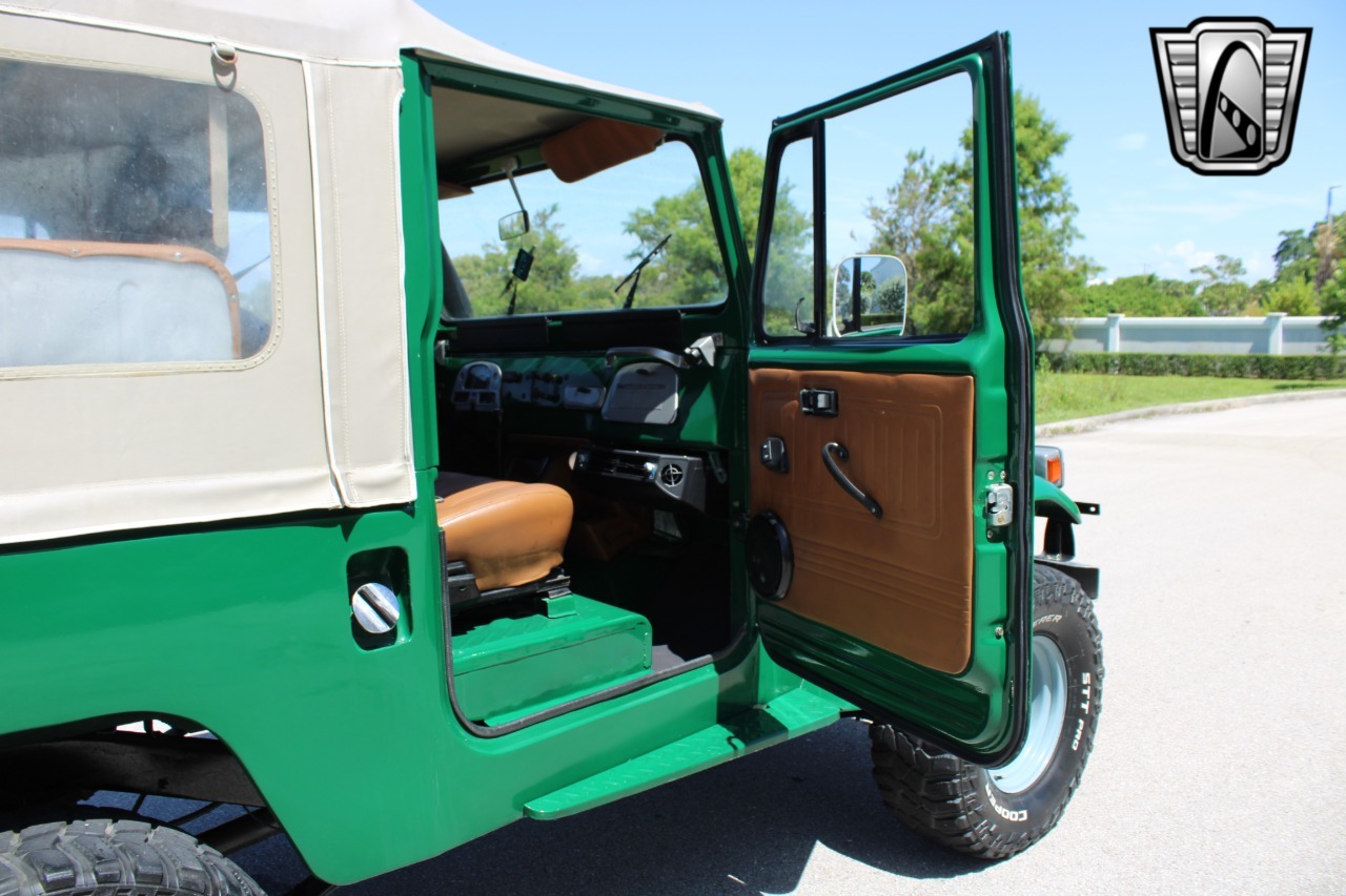 1976 Toyota Land Cruiser FJ43 - 2