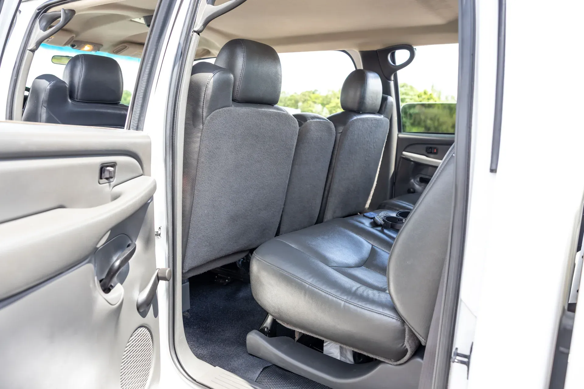9-Seater 2003 Chevrolet Silverado 3500