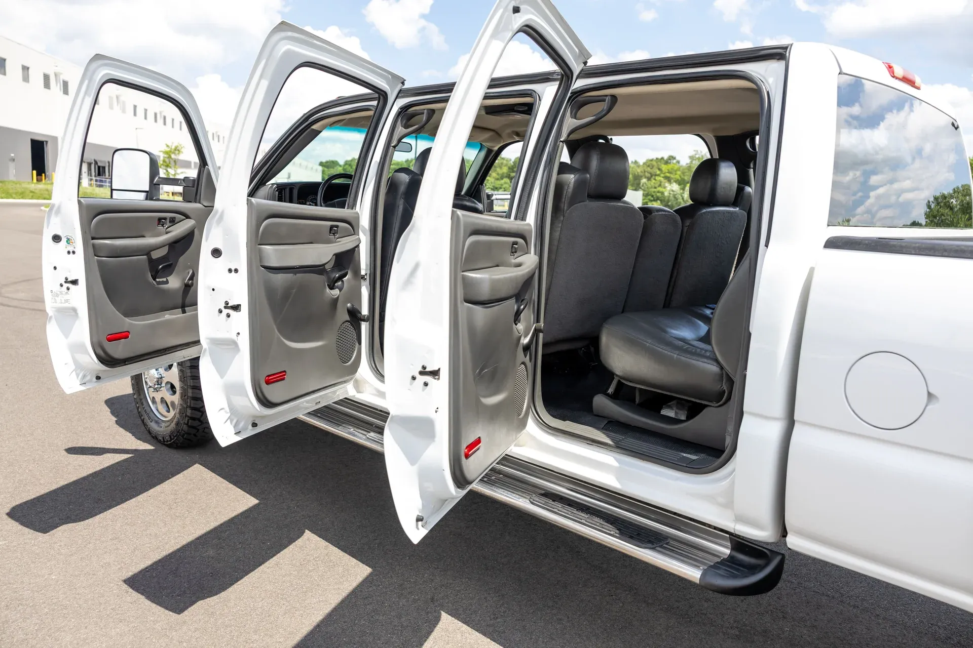 9-Seater 2003 Chevrolet Silverado 3500