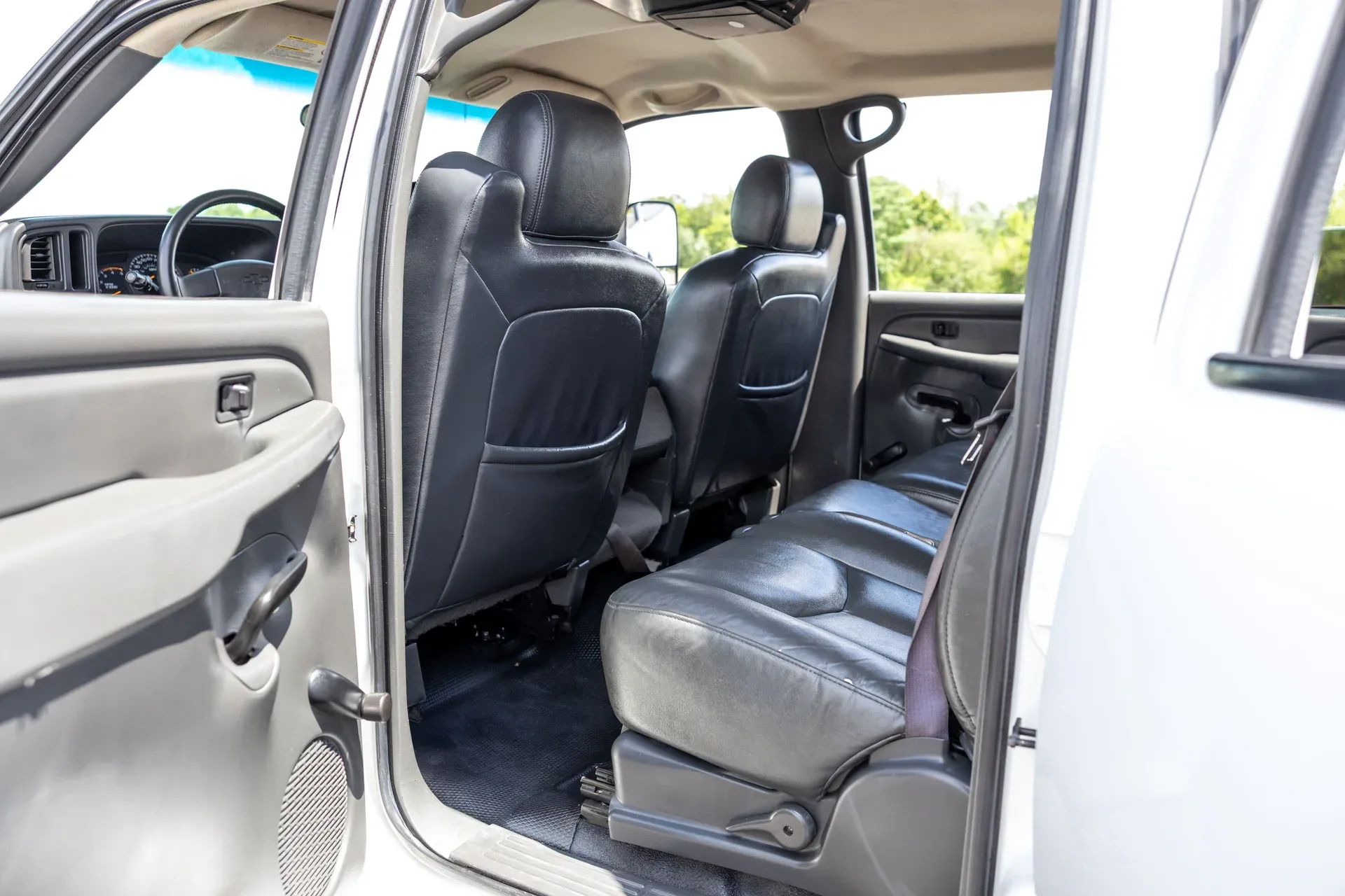 9-Seater 2003 Chevrolet Silverado 3500
