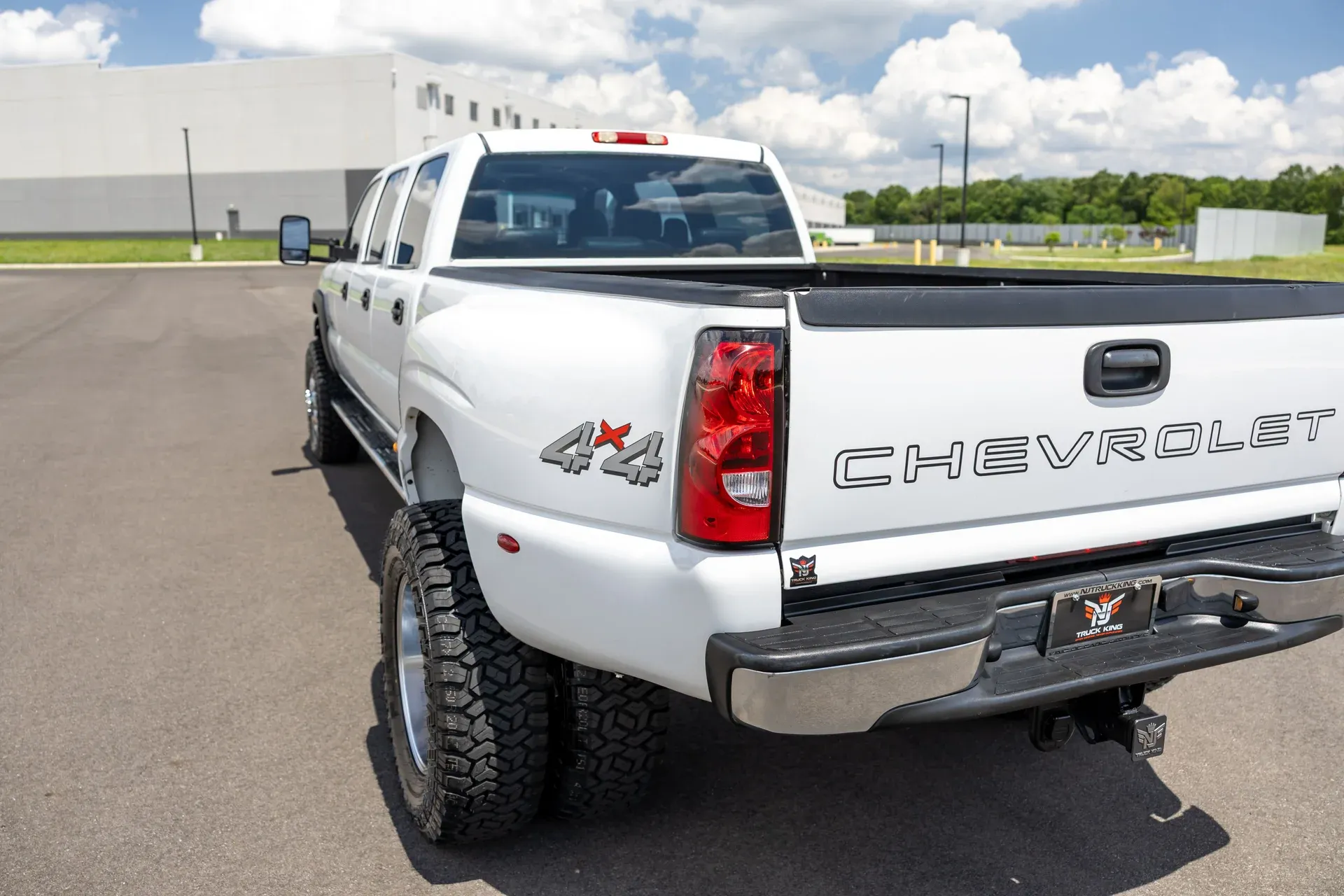 9-Seater 2003 Chevrolet Silverado 3500