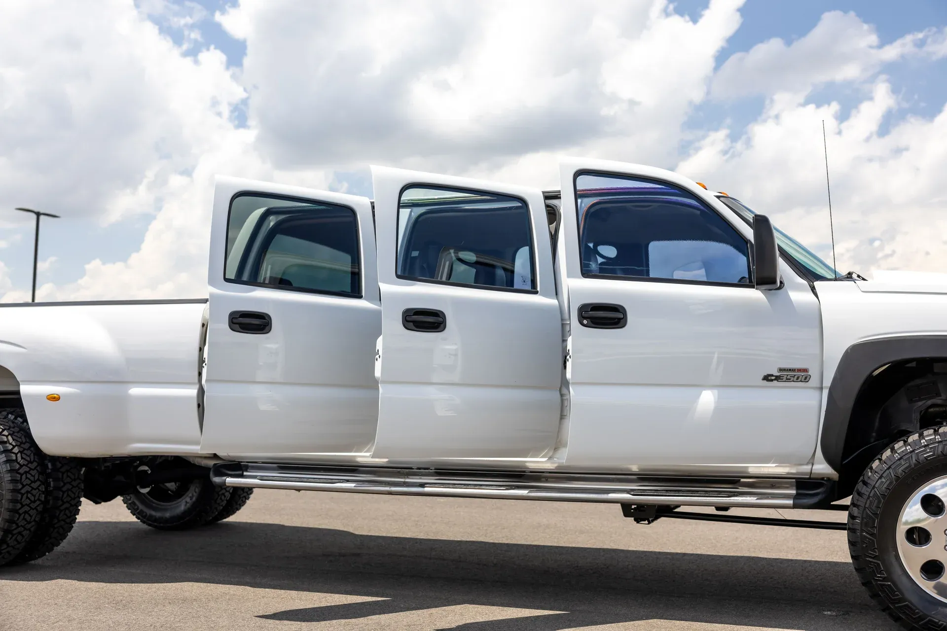9-Seater 2003 Chevrolet Silverado 3500