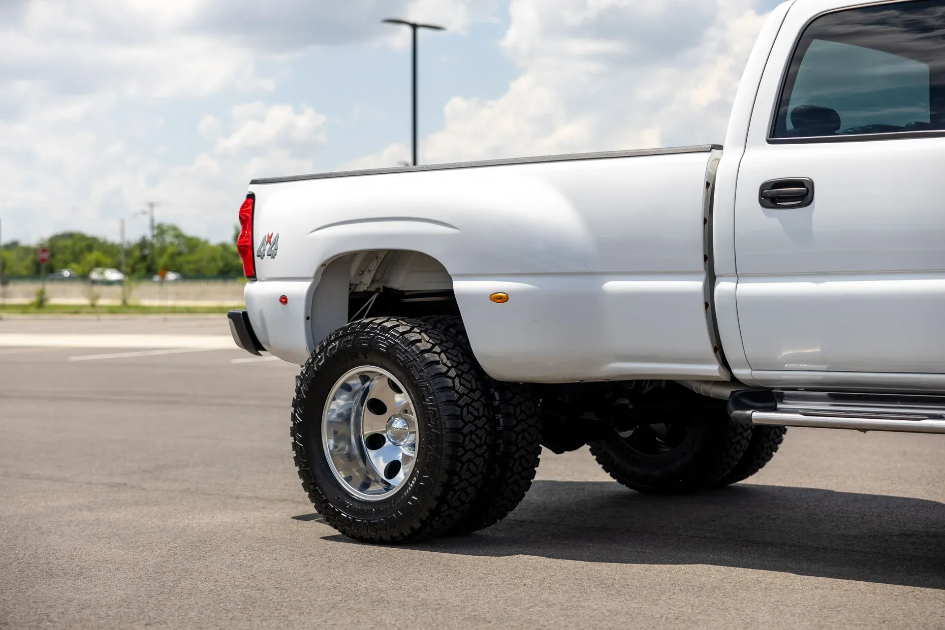 9-Seater 2003 Chevrolet Silverado 3500