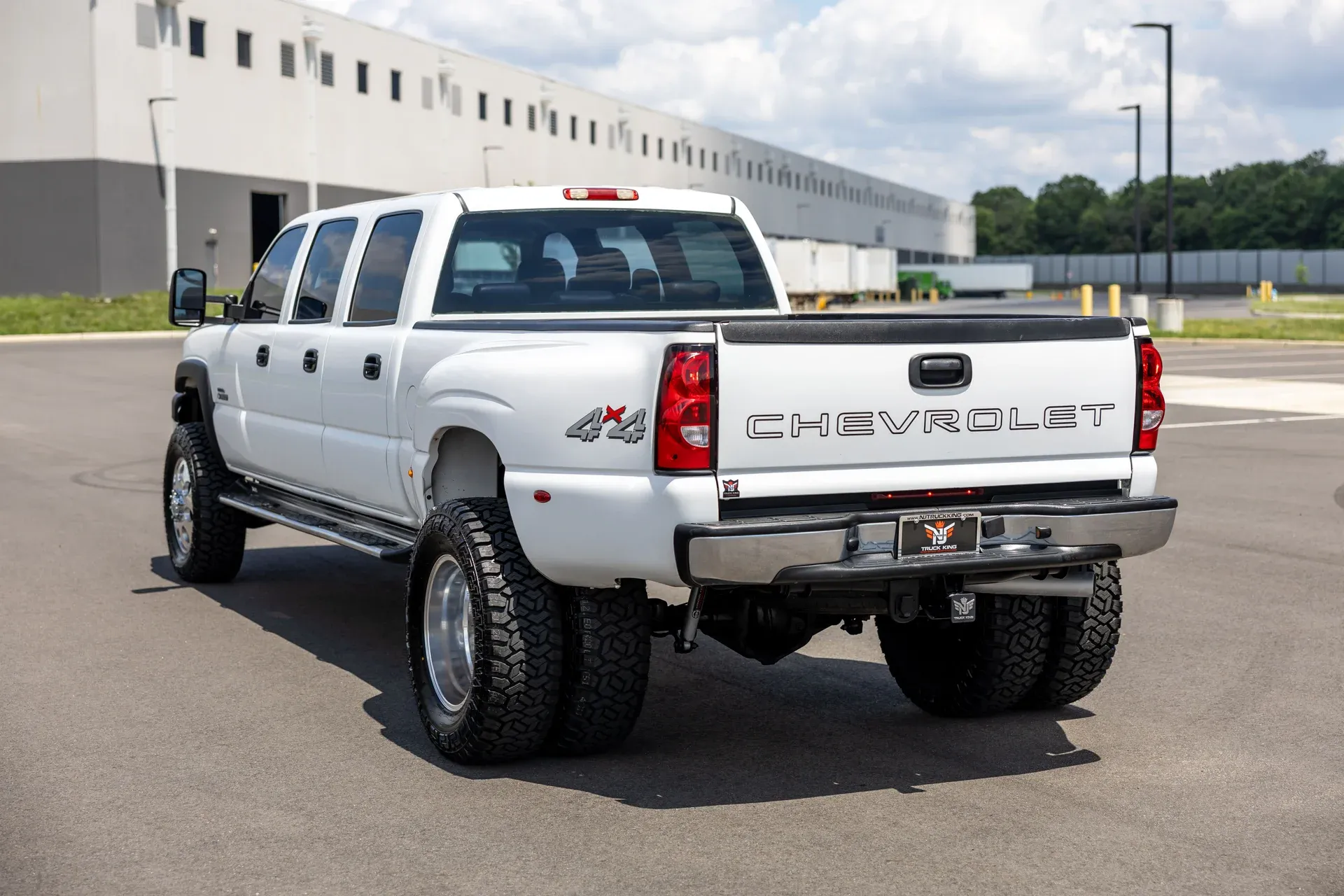 9-Seater 2003 Chevrolet Silverado 3500
